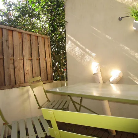 Maison 3 Chambres - Terrasse - Climatisation 10 Minutes A Pied Du Pont D'Avignon Exterior photo