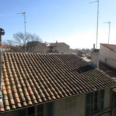 Maison 3 Chambres - Terrasse - Climatisation 10 Minutes A Pied Du Pont D'Avignon Exterior photo