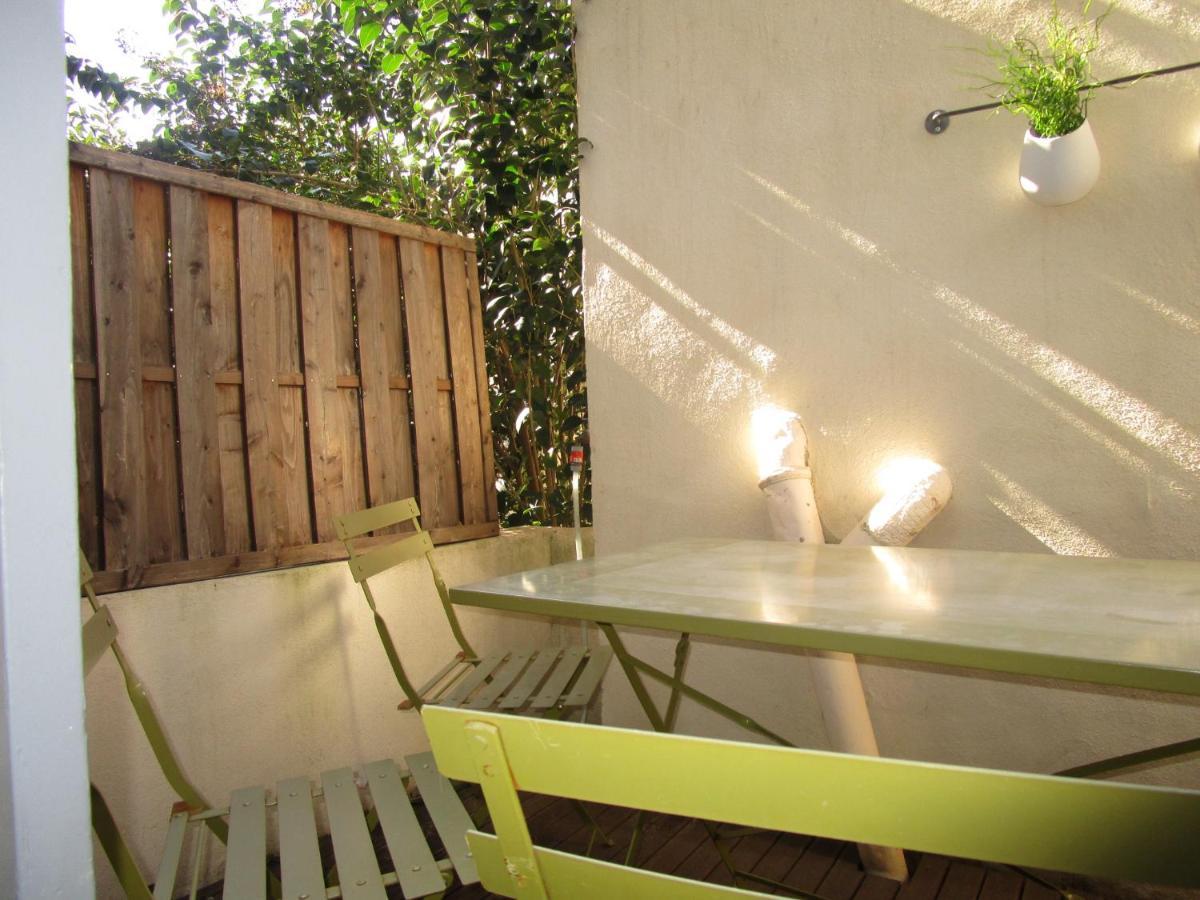 Maison 3 - Terrasse - Climatisation 10 Minutes A Pied Du Pont D'avignon Apartment
