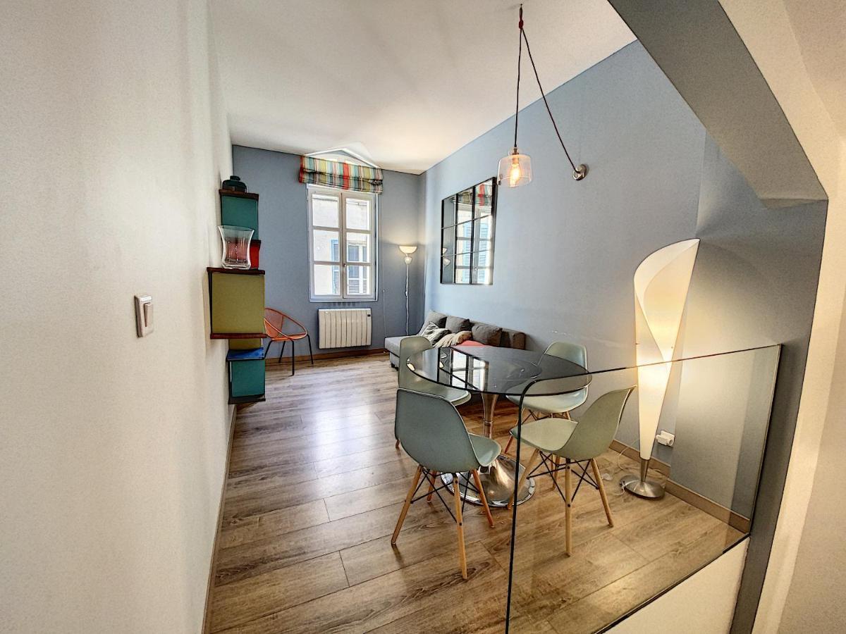 Maison 3 - Terrasse - Climatisation 10 Minutes A Pied Du Pont D'avignon *
